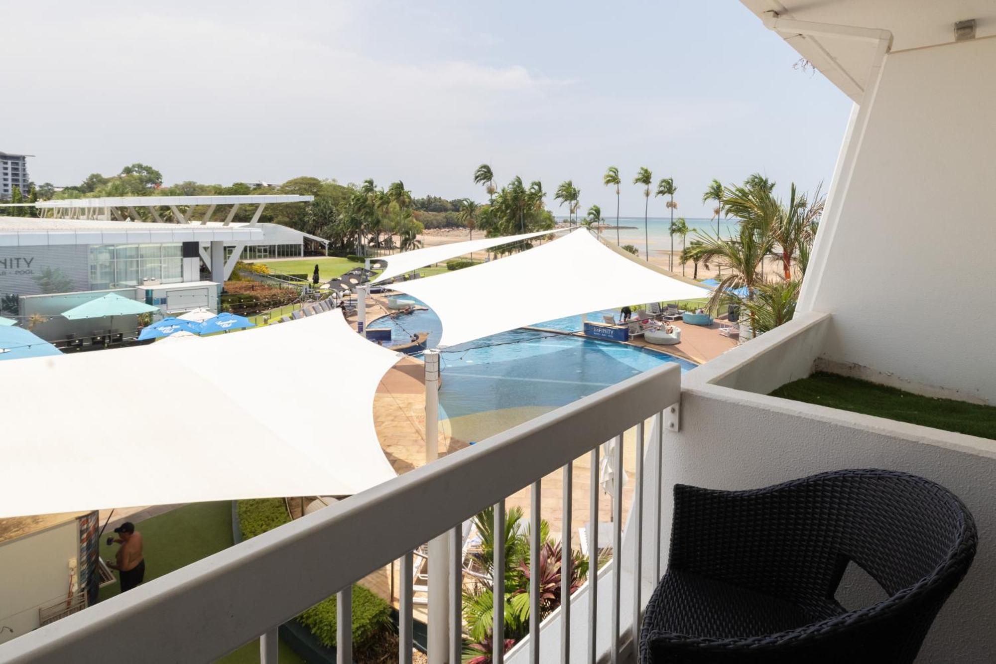 Mindil Beach Casino Resort Darwin Exteriér fotografie View from a balcony