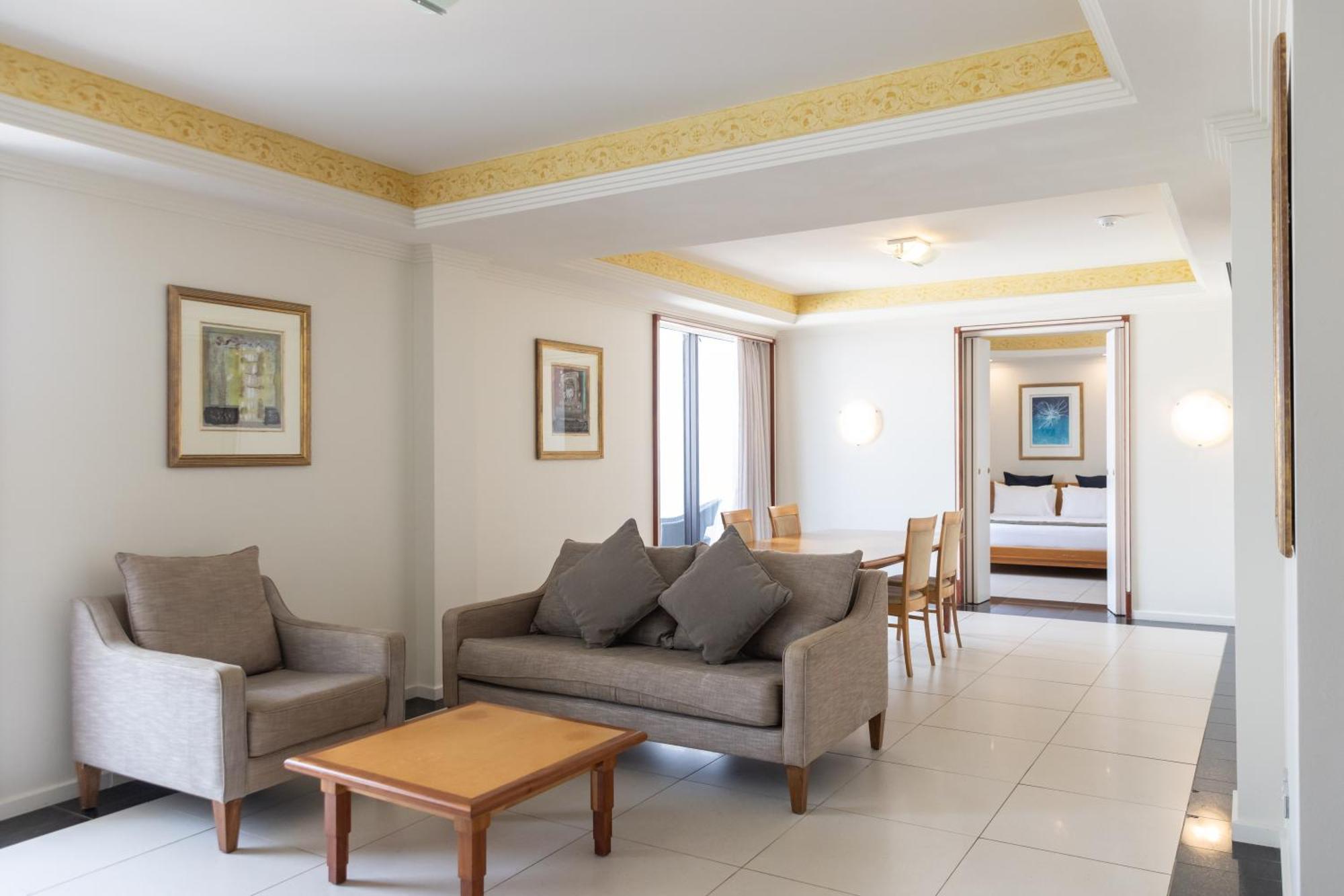 Mindil Beach Casino Resort Darwin Exteriér fotografie A suite at the hotel