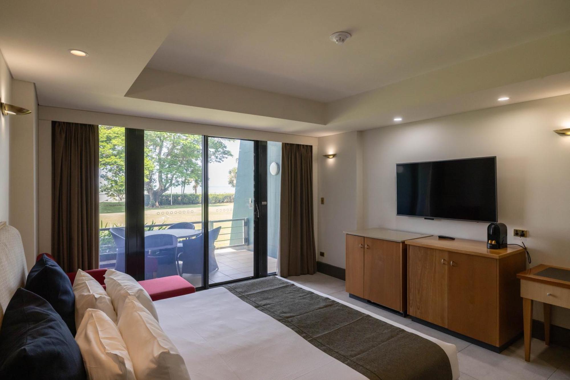 Mindil Beach Casino Resort Darwin Exteriér fotografie A room at the hotel