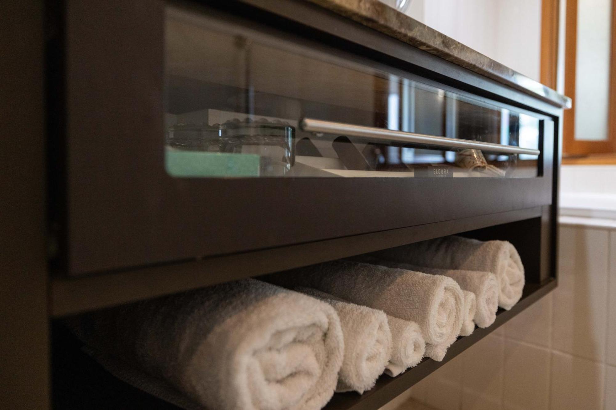 Mindil Beach Casino Resort Darwin Exteriér fotografie A towel warmer