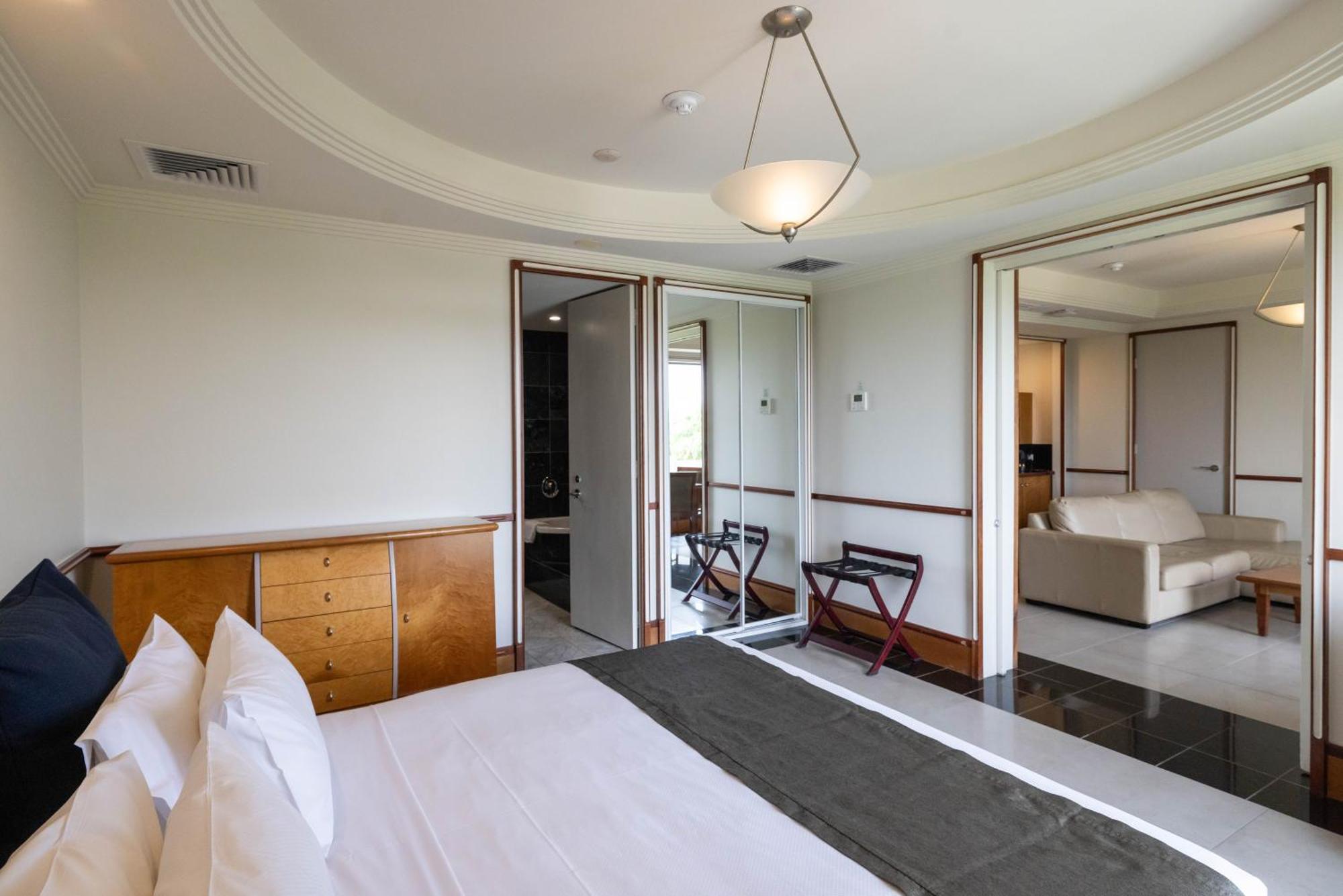 Mindil Beach Casino Resort Darwin Exteriér fotografie A suite at the hotel