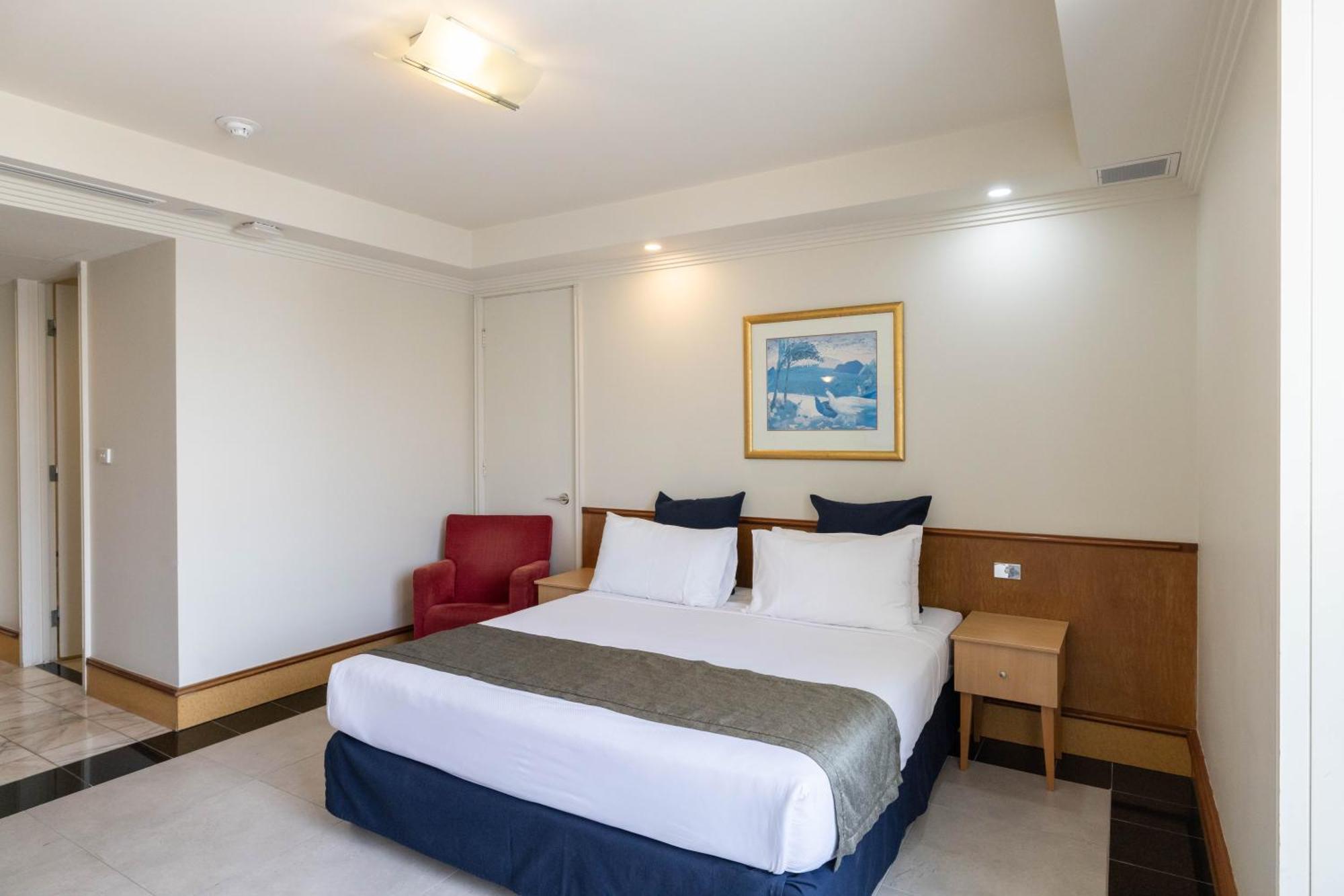 Mindil Beach Casino Resort Darwin Exteriér fotografie A room at the hotel